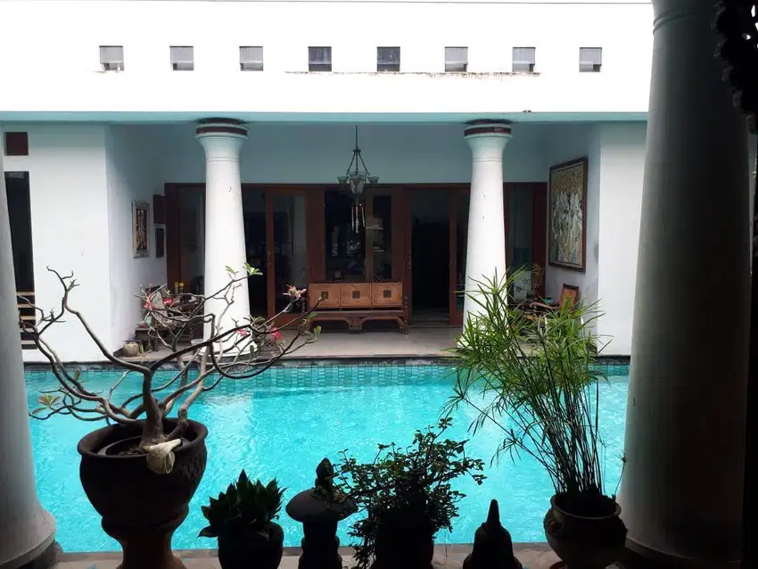 Dijual Rumah Mewah dilengkapi Kolam Renang di BSD