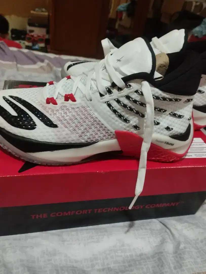 Sepatu basket salah beli size