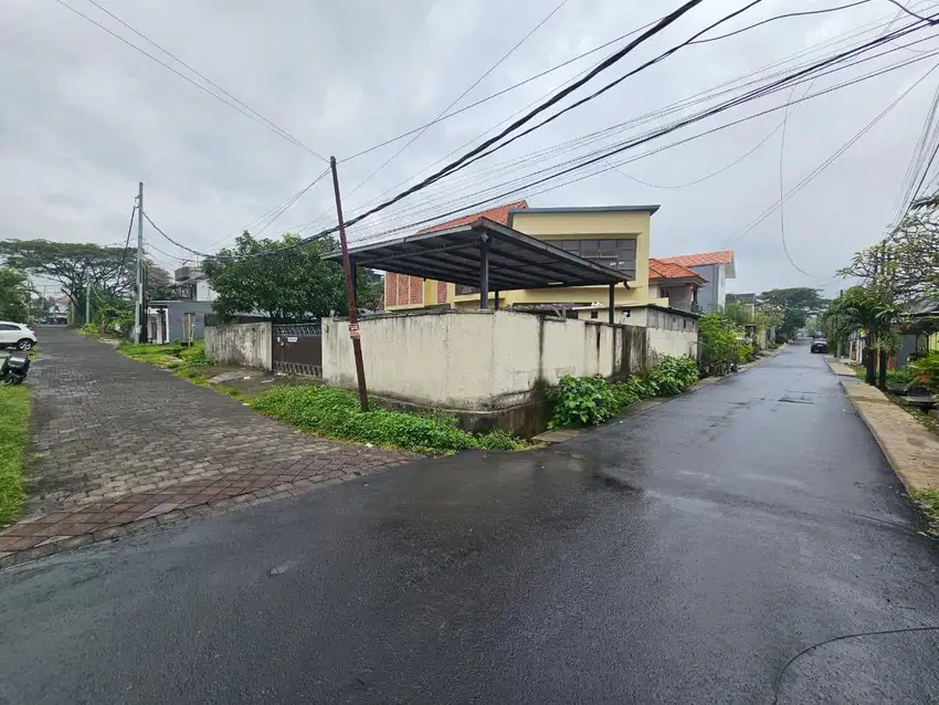Dijual Tanah 3,85 are & Bangunan Lokasi di Area Taman Sari Kerobokan