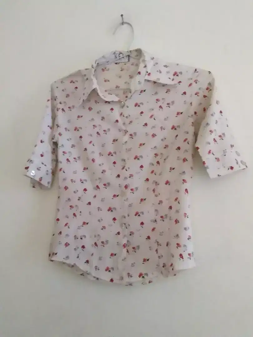 Baju cream bunga -bunga