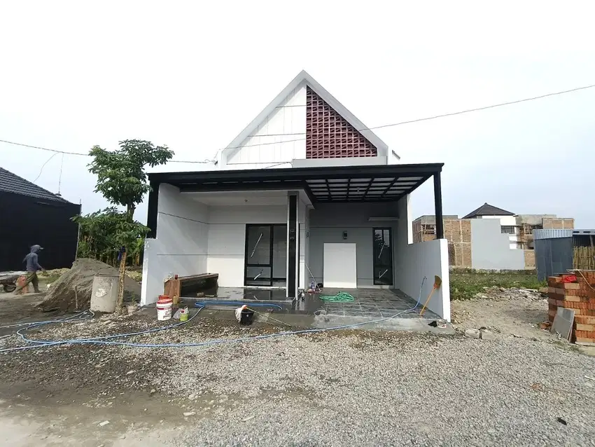 Rumah Ready Gress Desain Modern Dekat Al Azhar Sukoharjo