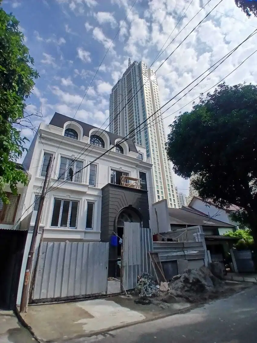 Dijual Rumah Baru Bergaya American Classic Area Pakubuwono Kebayoran B