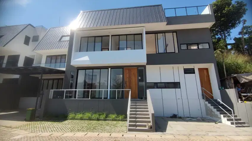 Rumah mewah baru LUAS 224m2 view menawan di dekat kampus ITB Dago