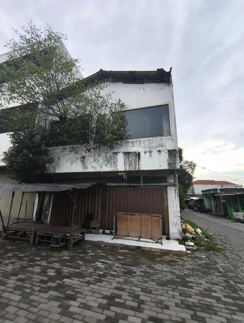 Dijual bangunan tingkat 2