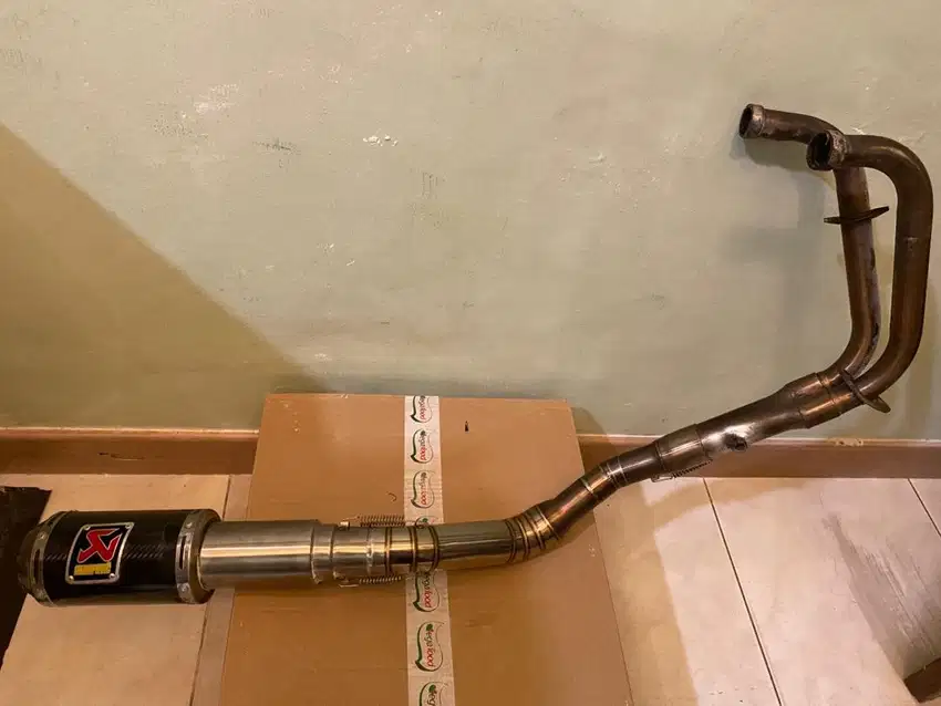 Knalpot Akrapovic Replica