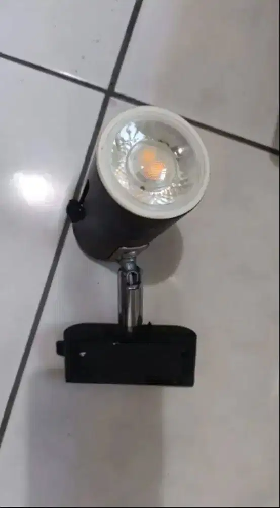 Lampu Sorot Plus Fitting 10w Kuning Vacolux