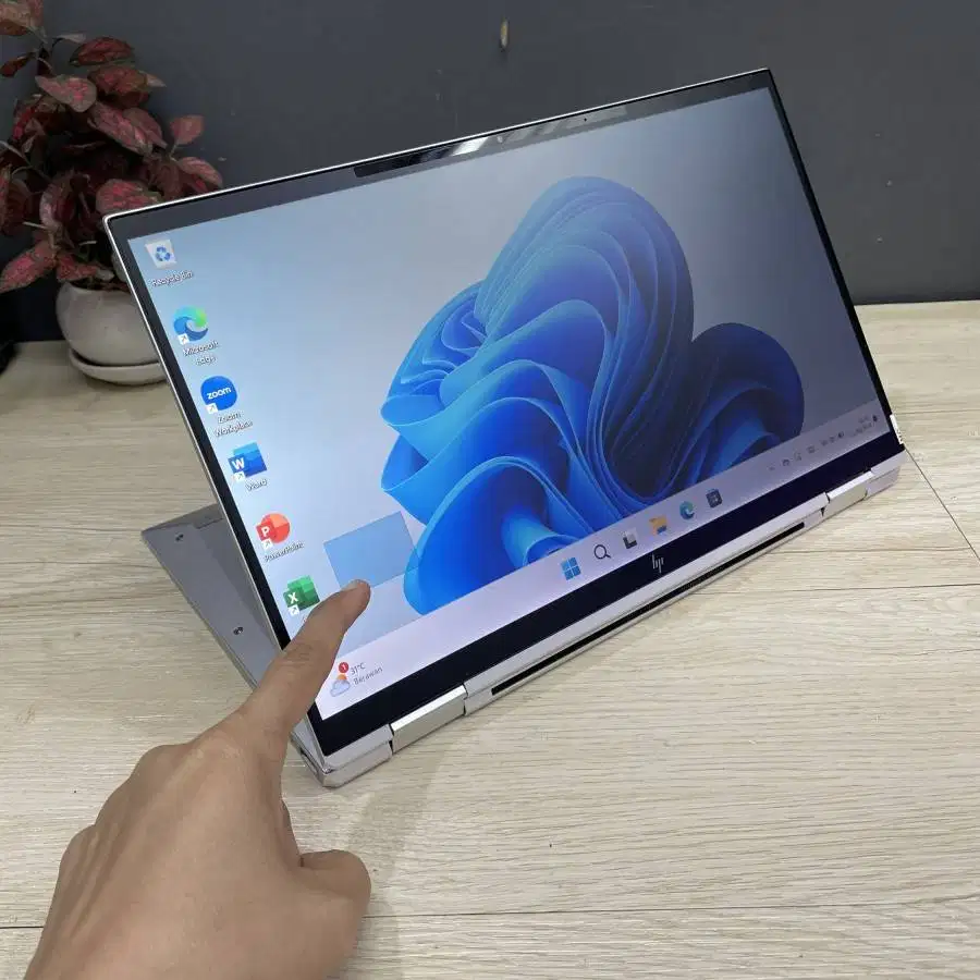 LAPTOP HP ELITEBOOK X360 1030 CORE i5 GEN 8, RAM 16 NVME 256GB D-ET