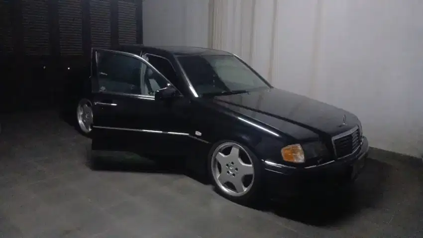 Dijual Mercy w202 c200 tahun 97