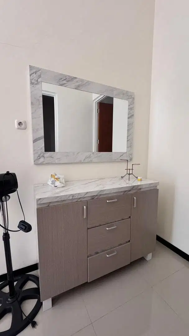 DIJUAL LACI MARBLE
