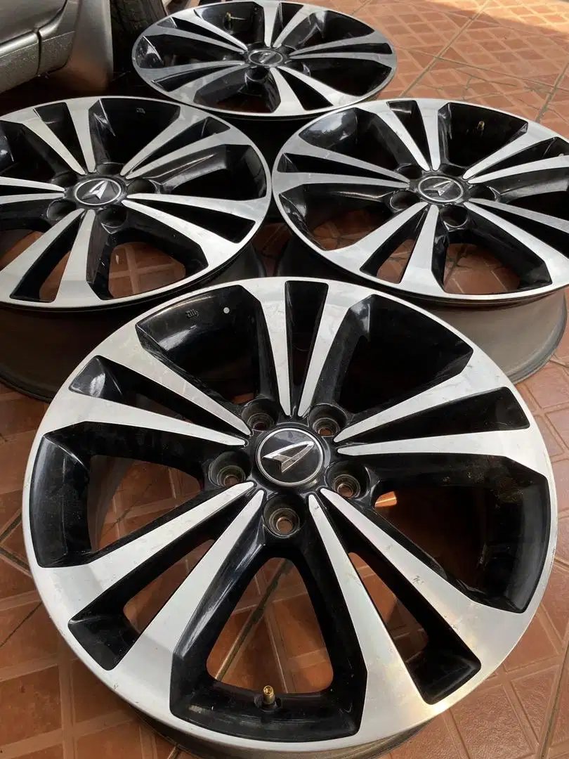 Velg Innova Zenix R17 Rush Camry