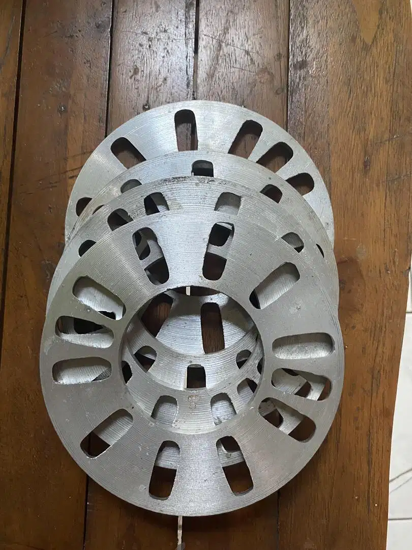 Spacer Velg Mobil