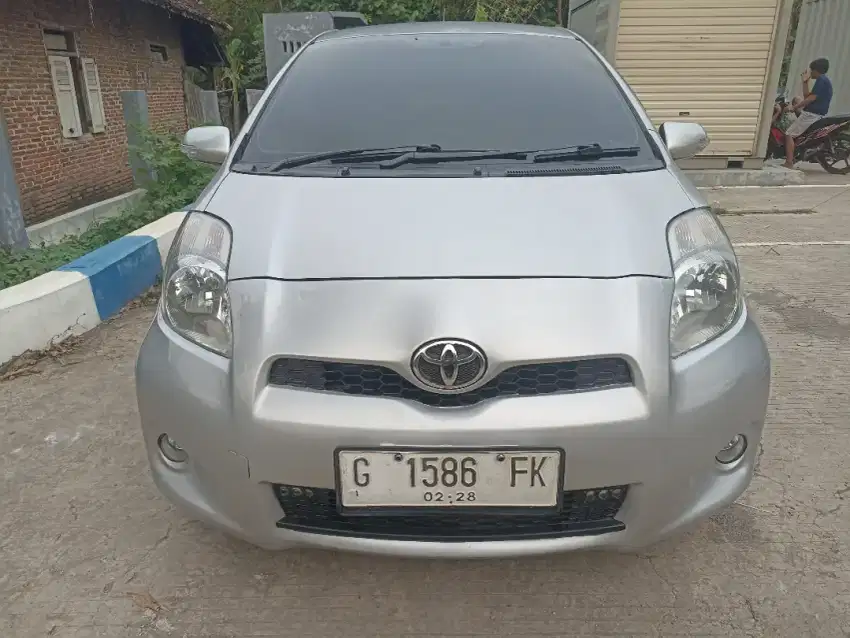 Yaris S Limited 2010 (tipe tertinggi)