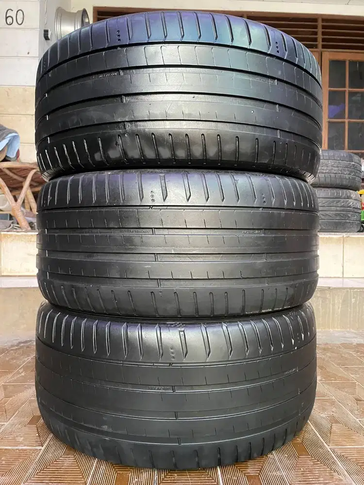 Ban Michelin Pilot Sport 5 235 40 r18 3Pcs