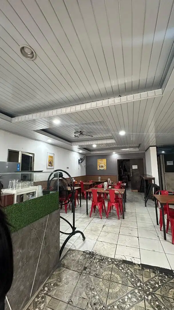 LOWONGAN WAITRES DAN JURU MASAK