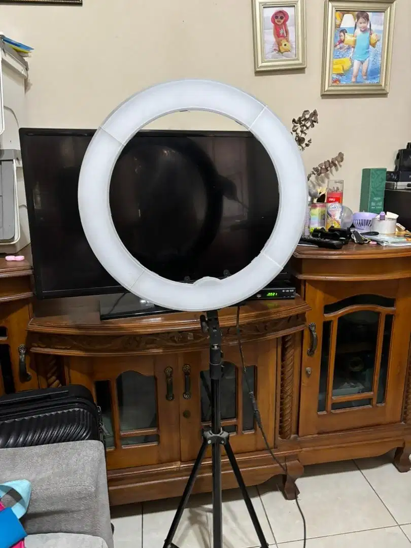 ring light luxe vanity