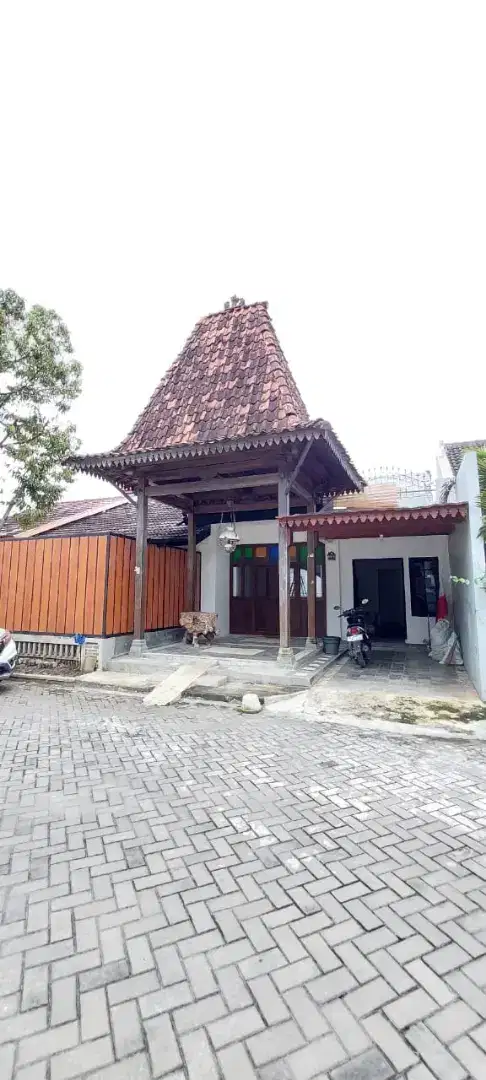DIJUAL RUMAH dg Private Poll