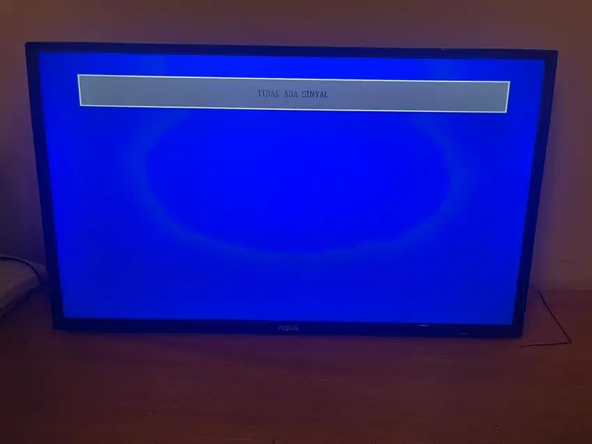 Tv lcd aqua 32 inch minus box masih bagus