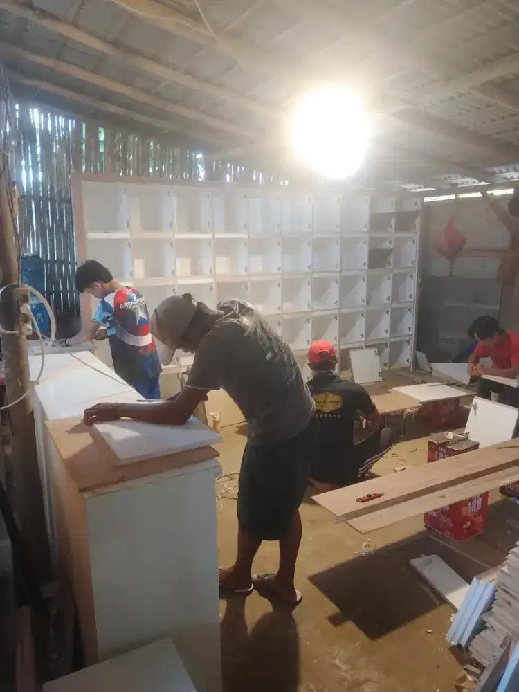 Cari loker.furniture