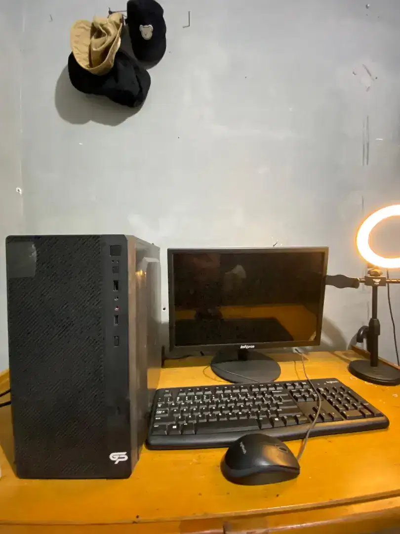 Satu Set Komputer