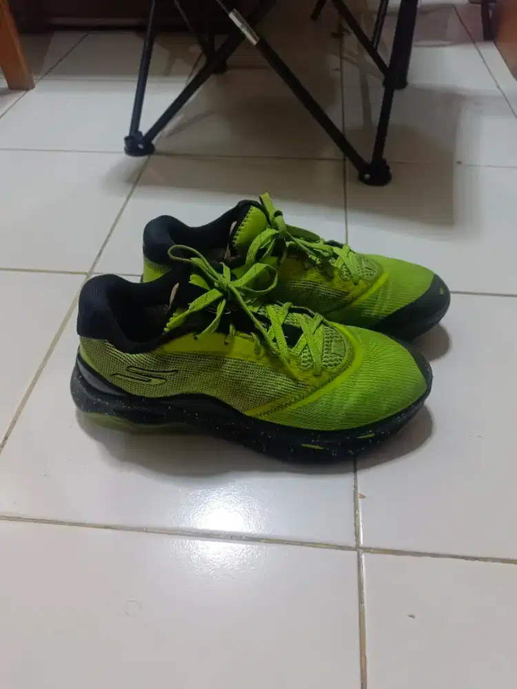 sepatu basket Skechers skx float