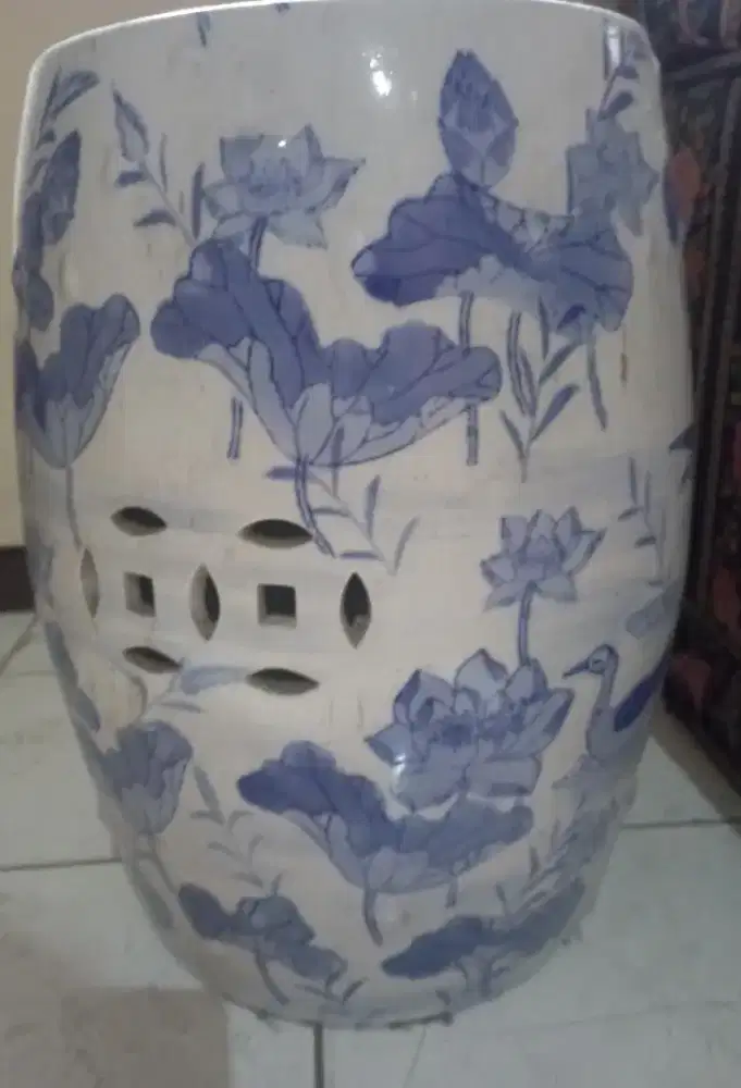 Guci biru bulat