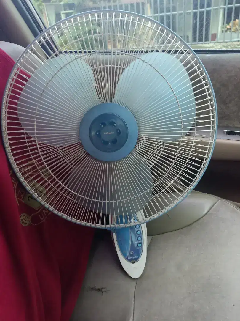 Di jual kipas anggin dinding besar murah aja