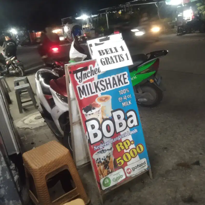 DIBUTUHKAN SEGERA KARYAWAN UNTUK JAGA STAND MINUMAN