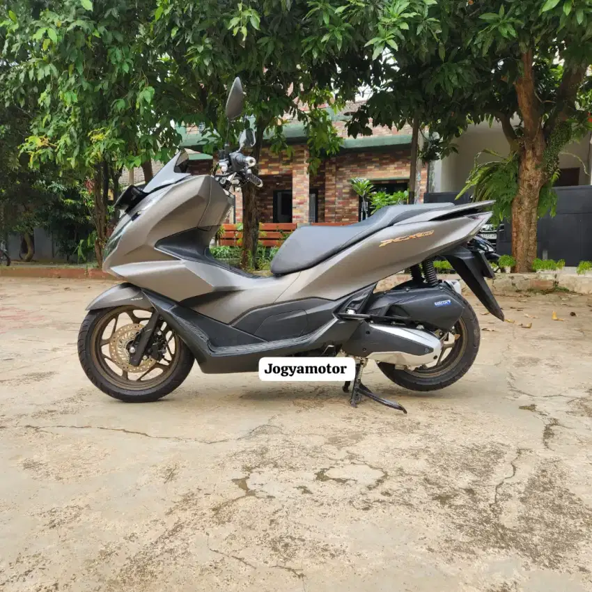 Honda pcx 160 abs tahun 2024 cash credit