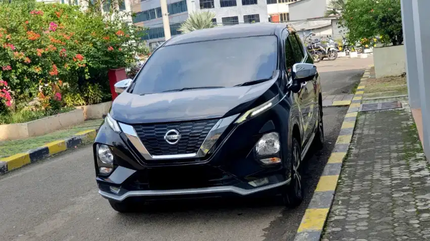 Km33rb nisan livina vl matic 2022 hitam