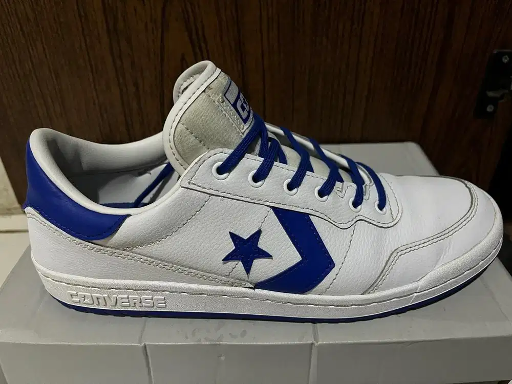 sepatu converse
