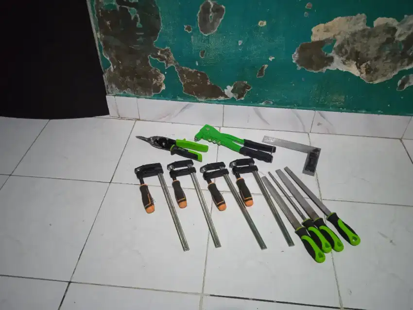 Alat bantu kerja las