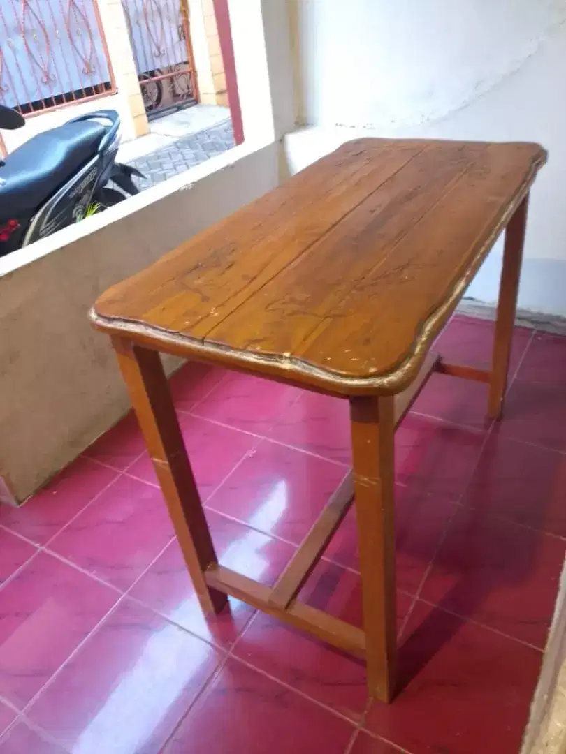 mejd makan kayu