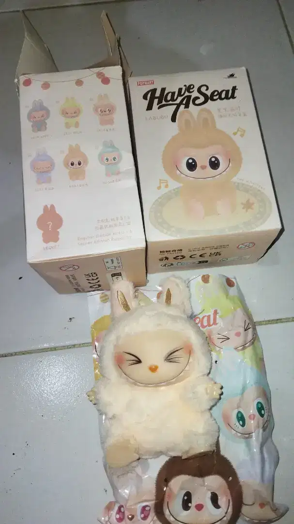 Labubu masih segel dan buka segel