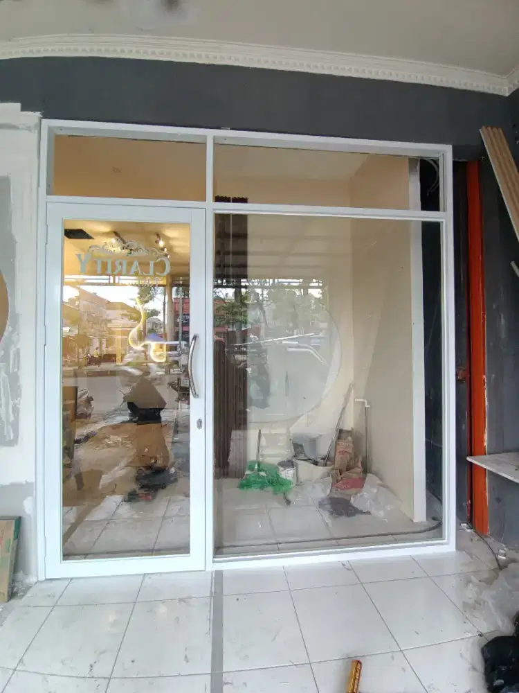 Pemasangan Partisi kaca untuk ruko dan sekatan kantor