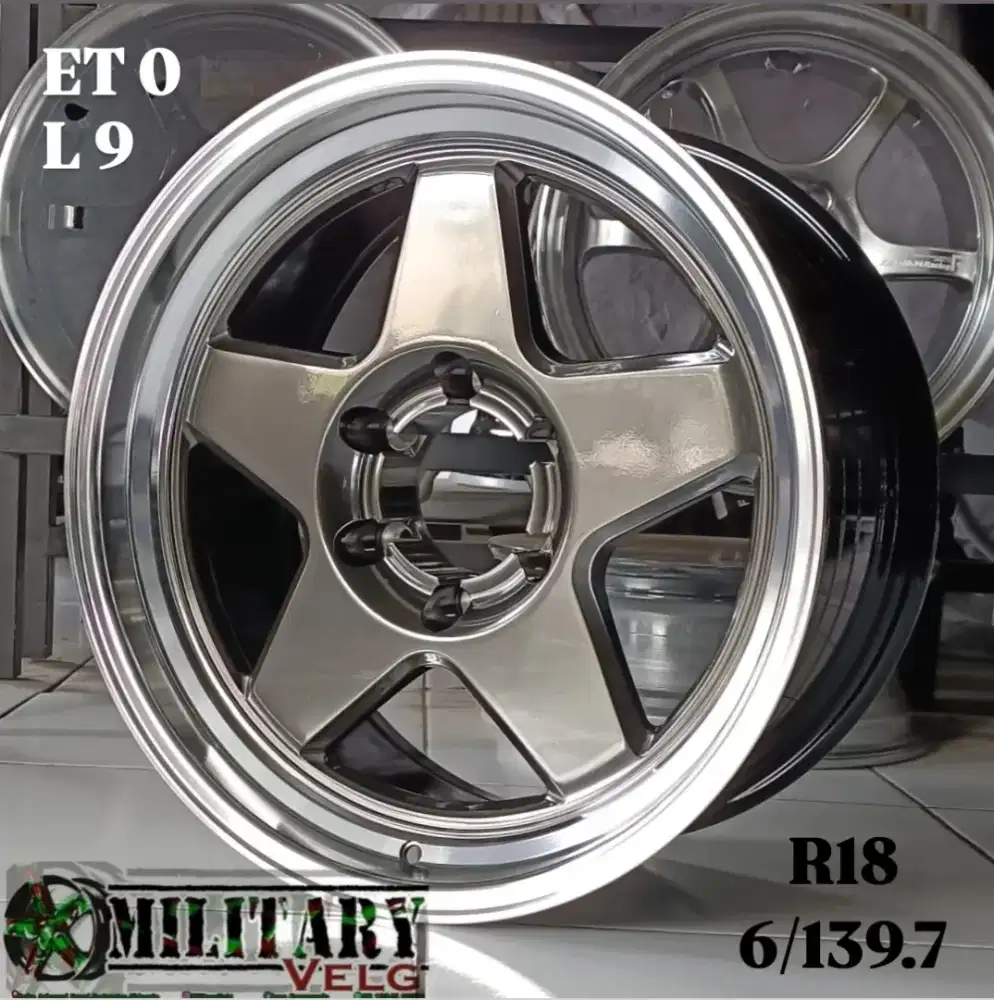 Bradley Flowforming R18 Hyperblack Mirror Lip