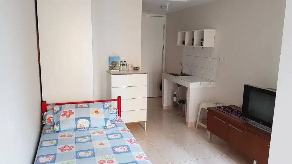 The Springlake, Summarecon Bekasi. Apt studio hdp kolam semifurnished