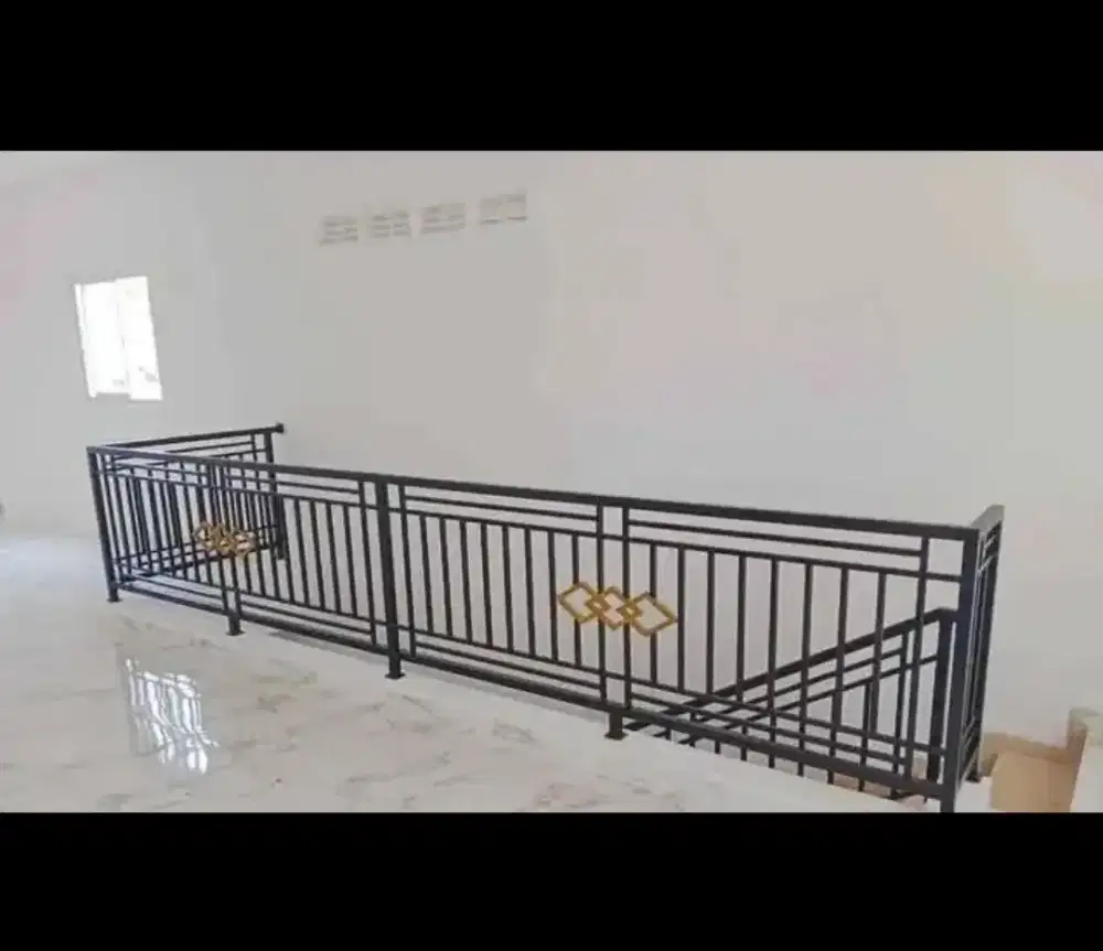 Pagar tangga dan balkon