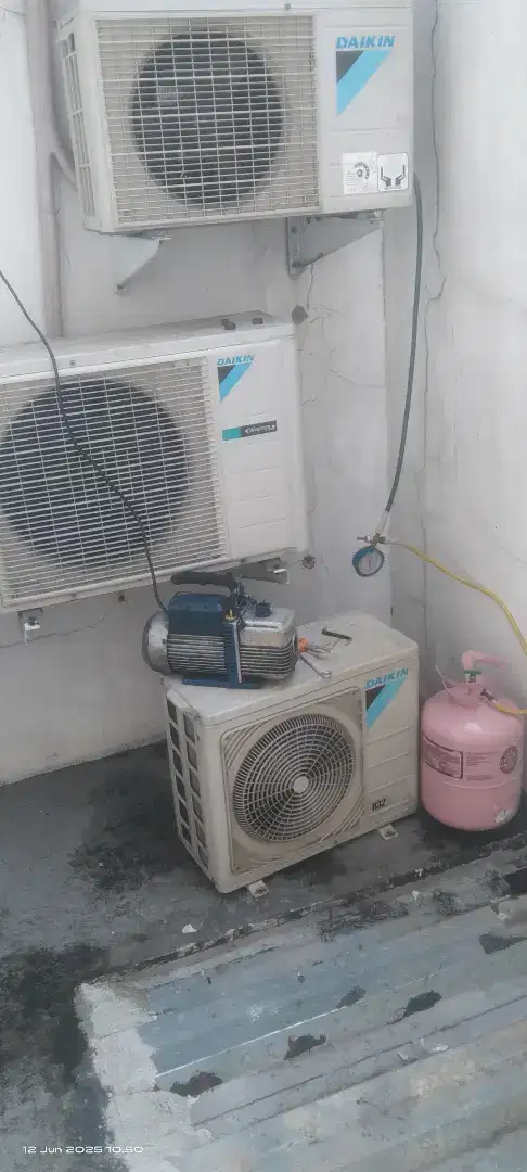 JASA SERVICE AC PANGGILAN BONGKAR PSANG AC KULKAS DAN LAIN NYA