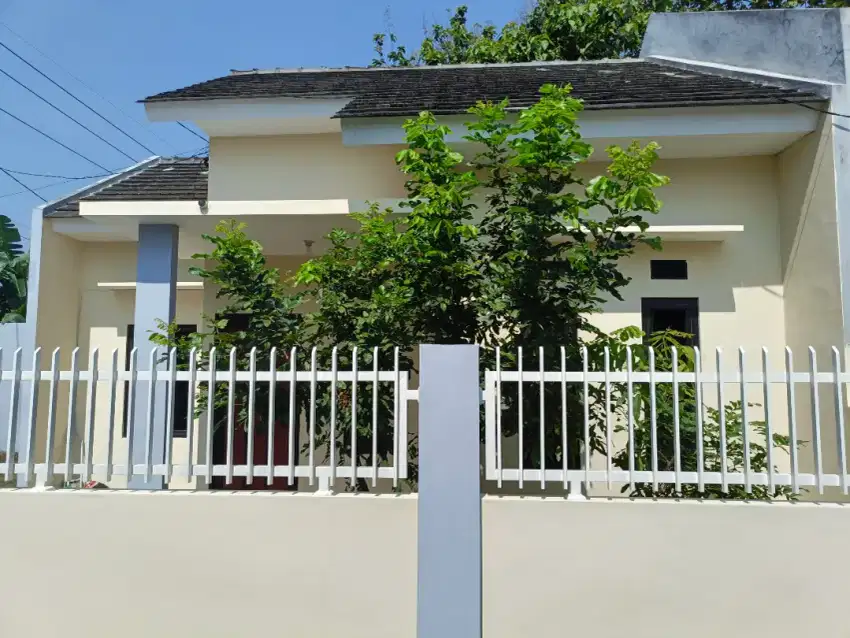 DI JUAL RUMAH PRIBADI POJOK (HOOK) LOKASI STRATEGIS 0 JALAN