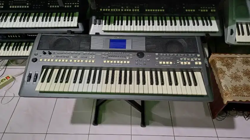 Keyboard yamaha psr s670 sampling