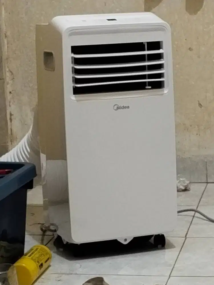 AC portable 1/2 PK Midea MPHA-05CRN7