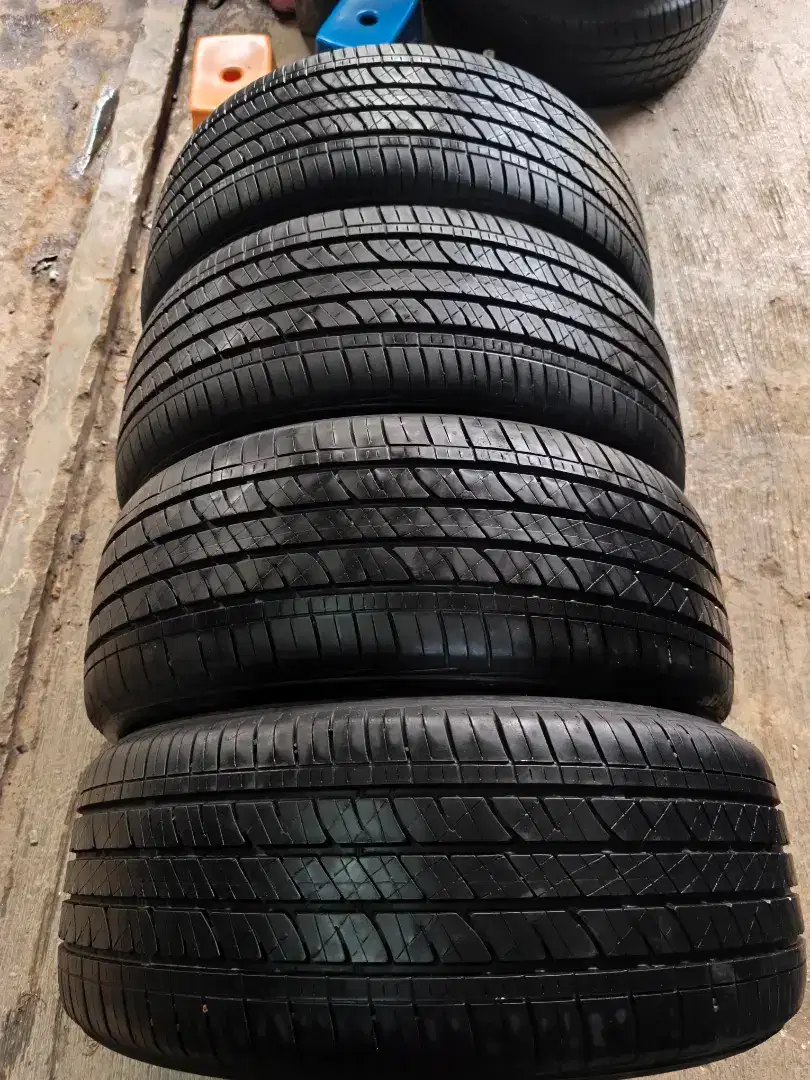 Bridgestone dueler hp 245 50 R20