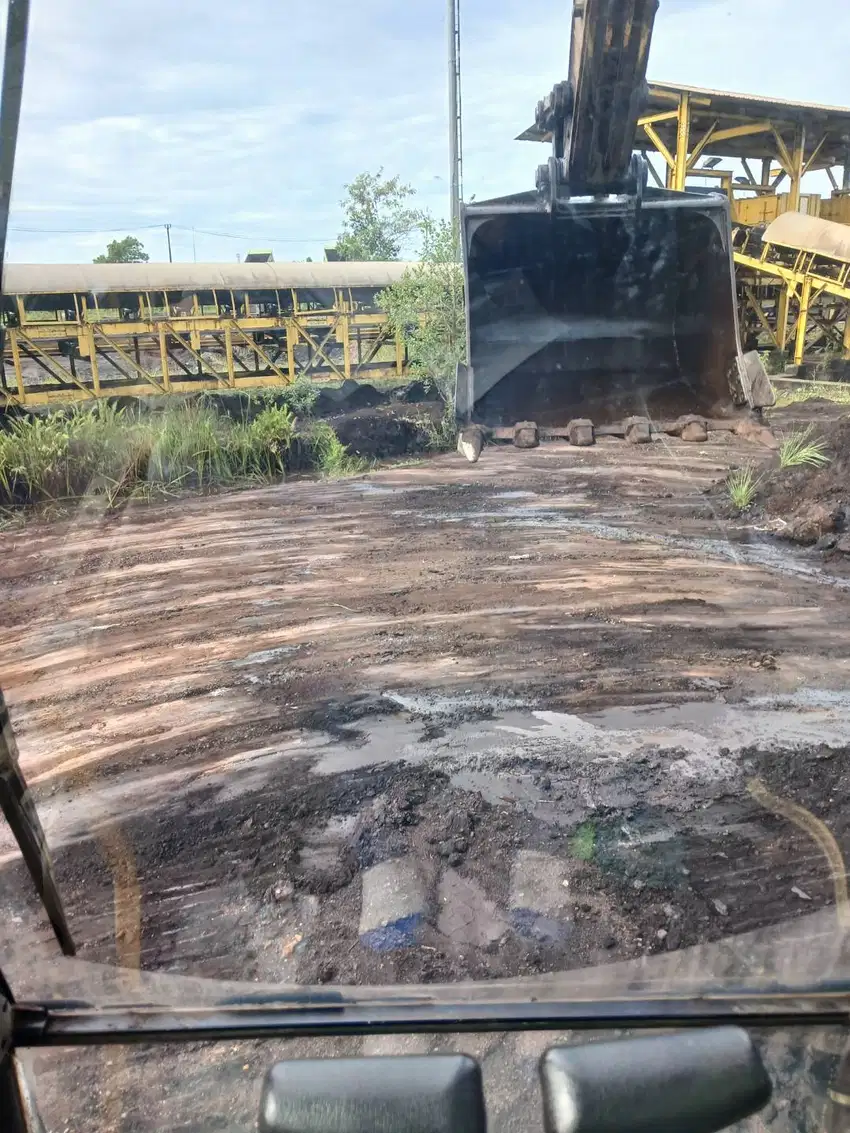 Operator alat berat dumptruck.wheel loader dan excavator