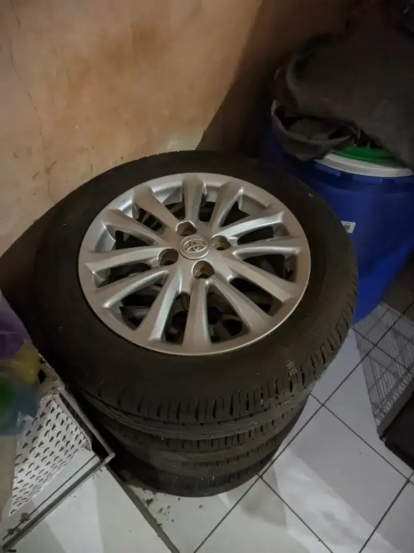Velg r15 oem etios valco