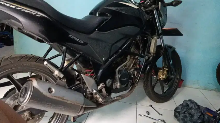 Honda CB150R 2015