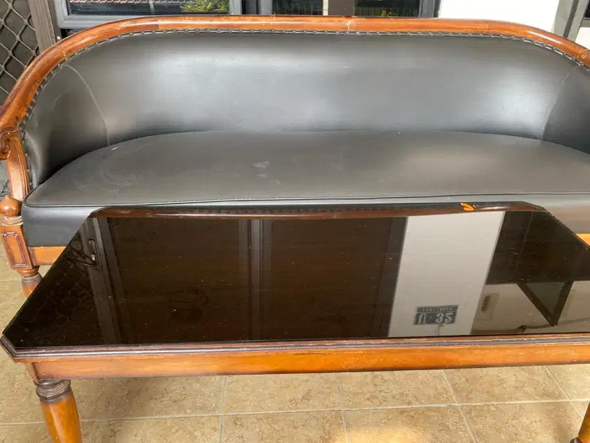 Kursi dan sofa kayu