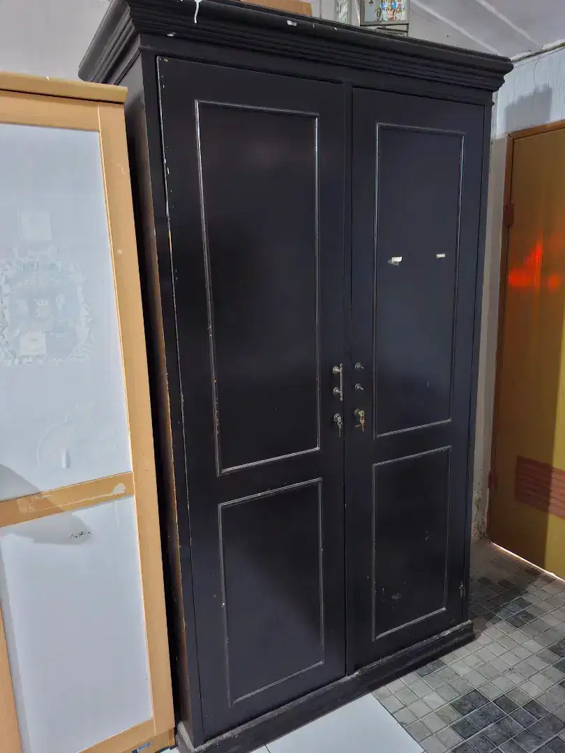 Lemari kayu tidak terpakai decluter rumah