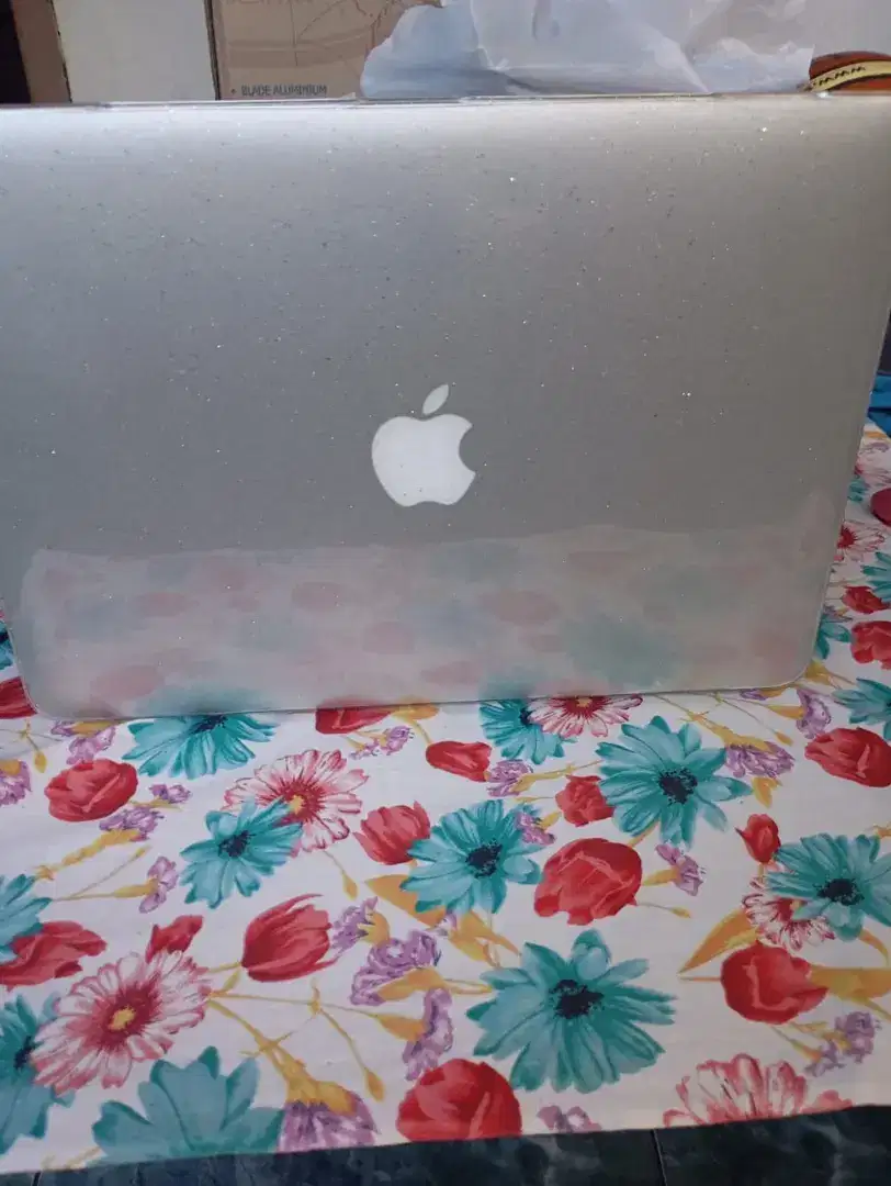 Di jual MACBOOK AIR (13-inch, early 2015)