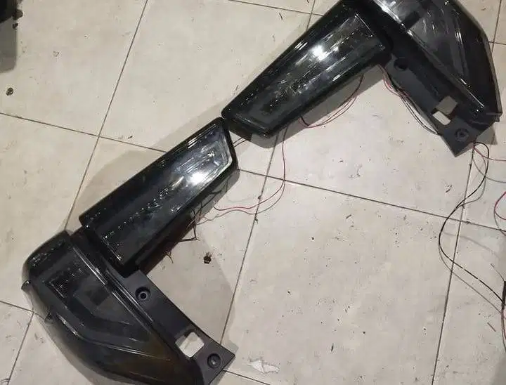 stoplamp tail light & trunklid innova reborn (running / welcome led)