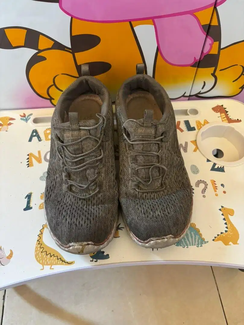 Sepatu wanita running second skechers 38